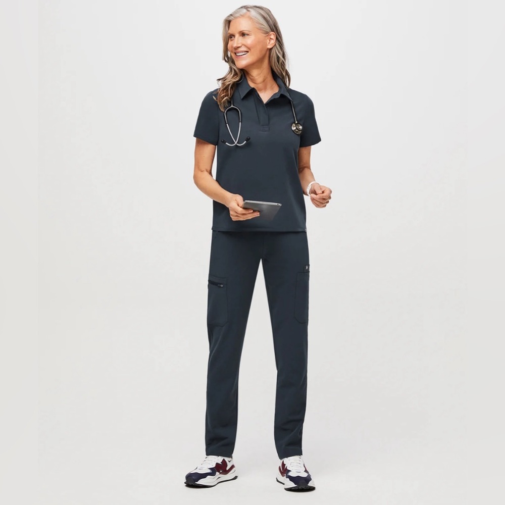 Figs Nala short sleeve scrub polo - Dark Harbor